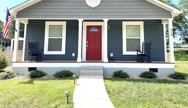 Charming 2 Bed/2 Bath Cottage - Landrum SC