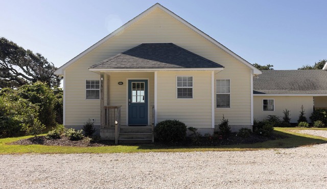Charming 2-bedroom house with AC, WiFi in lovely Harkers Island