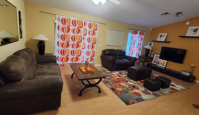 Charming 2-bedroom house, with AC, WiFi in superb Winter Haven, LEGOLAND CITY