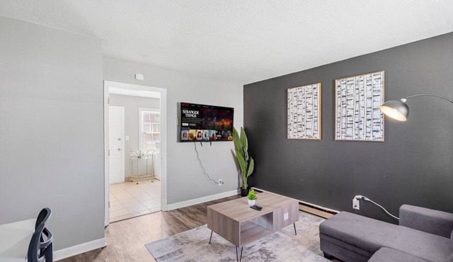 Charming 2 King Bedroom Suite—in Downtown Mt Holly in Mount Holly