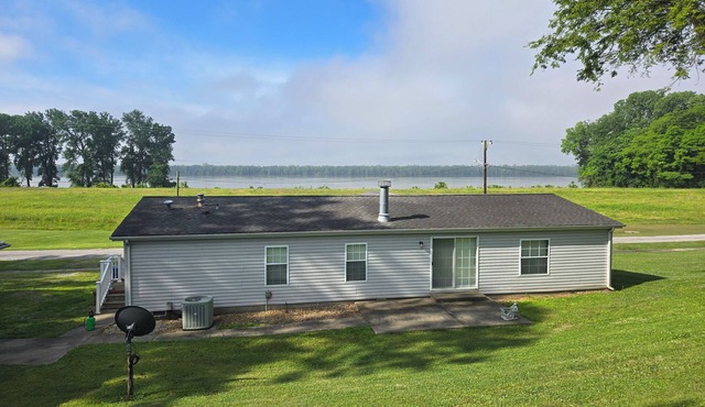 Charming 3-bedroom house with WiFi and AC in beautiful Joppa.