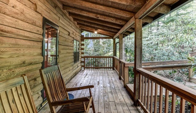 Charming Cabin with Fire Pit
