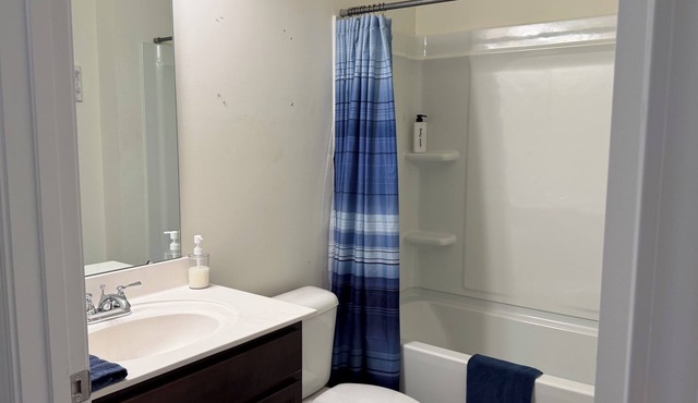 Charming Farmhouse Stay w/Double Garage 3BR/3BA