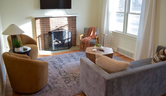 Charming Home Away From Home! in Cedar Falls