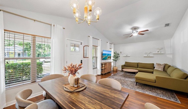 Charming Sarasota Getaway Near Lido Beach, Siesta Key & Downtown in Sarasota