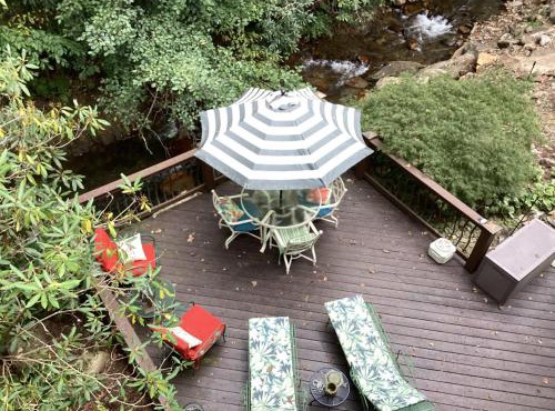 'Chateau on Compass Creek' Quiet Hayesville Escape