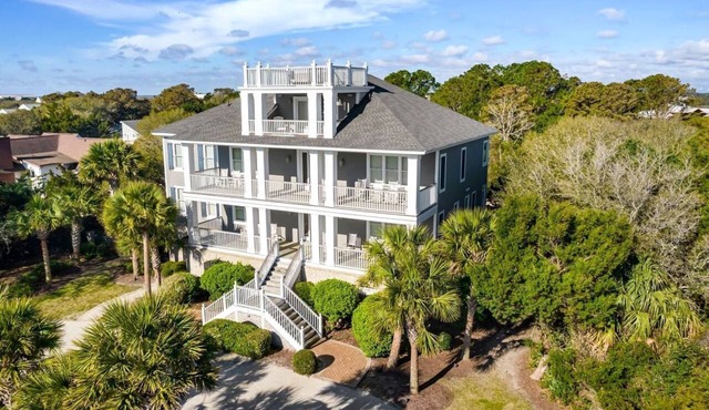 Cheerful Beach House with Swimming Pool in Georgetown, South Carolina