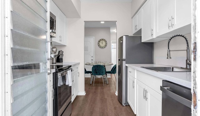 Chic 2BR in Bay Harbor Islands near beach, shopping, and dining