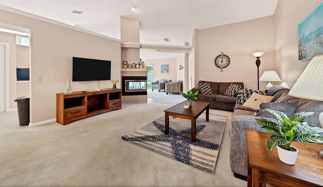 Clean and Cozy Family Home - 2 Kings - Coffee Bar