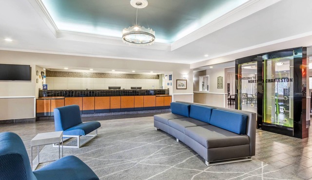 Comfort Inn & Suites North Charleston - Northwoods