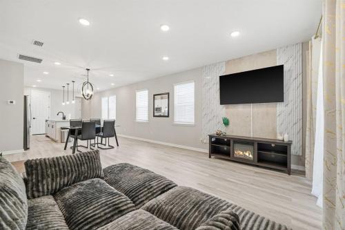 Comfortable 3BR Westside Home Chill & Relax