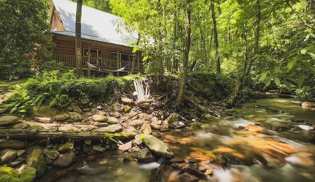 CompassCreekCabin - Luxury LogCabin on Rushing Creek