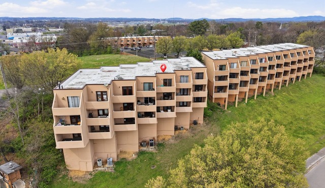 Condo with Amazing Views of Downtown Maryville and Smoky Mountains