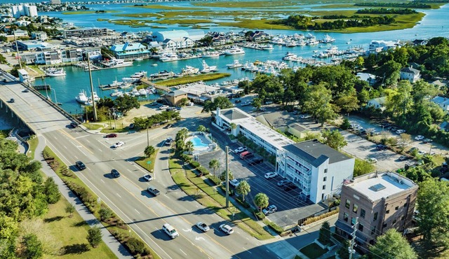 Convenient Wrightsville Beach Area Condo with Pool Access
