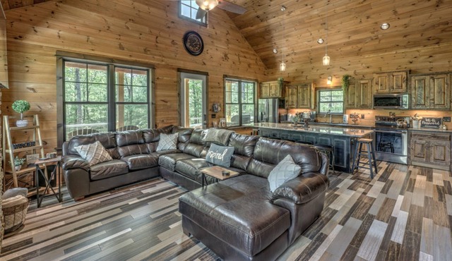 Copper Ridge Cabin by Escape to Blue Ridge in Mineral Bluff