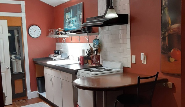 Country/City Vibe Crash Pad