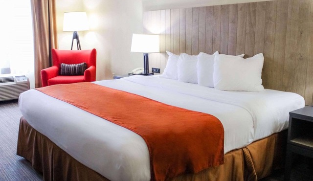 Country Inn & Suites by Radisson, Chester, VA
