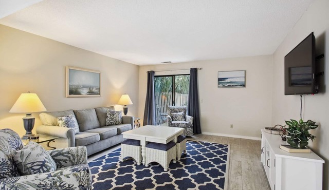 Courtside 46 - Spacious First Floor End Unit