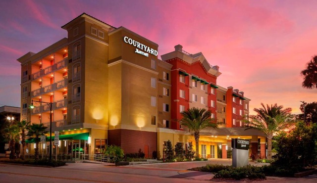 Courtyard by Marriott DeLand Historic Downtown
