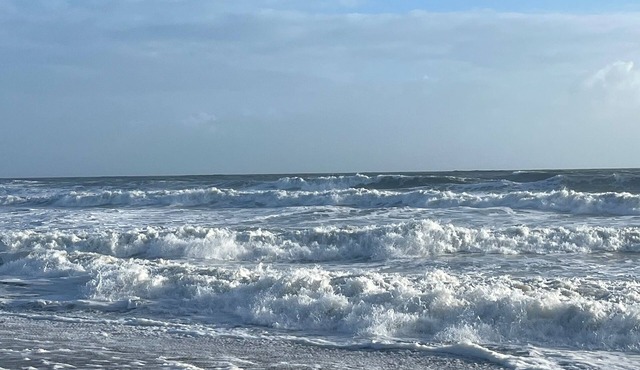 Cozy 2-bedroom resort in charming Cocoa Beach with AC, WiFi