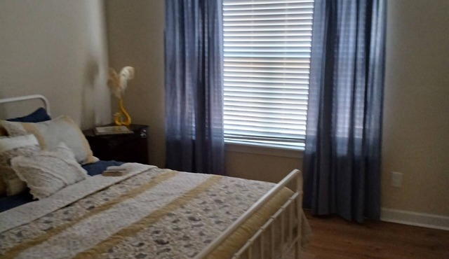 Cozy 2 bedrooms in Evans for Travelling Medical Professionals