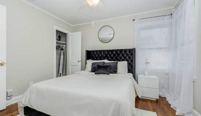 Cozy 2BR/2BA Close to Downtown NFL Panther Stadium