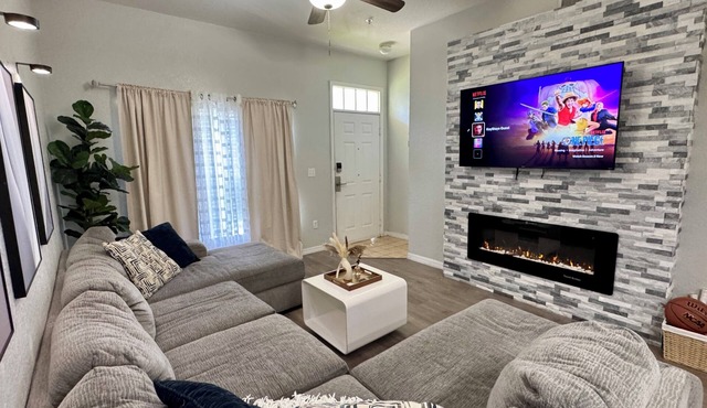 Cozy 3BR Near Disney with Pool and Resort Amenities