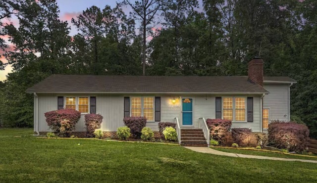 COZY 3BR Ranch w/King Suite, N. Raleigh- Serene. Fur Friendly-Fenced