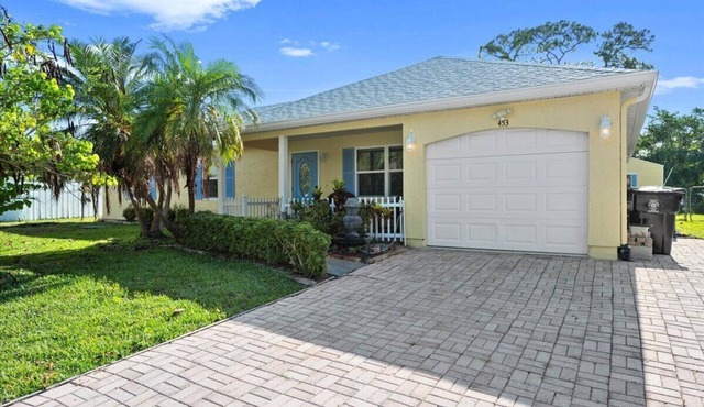 Cozy 3BR Retreat – Close to Beaches, Golf & Dining!
