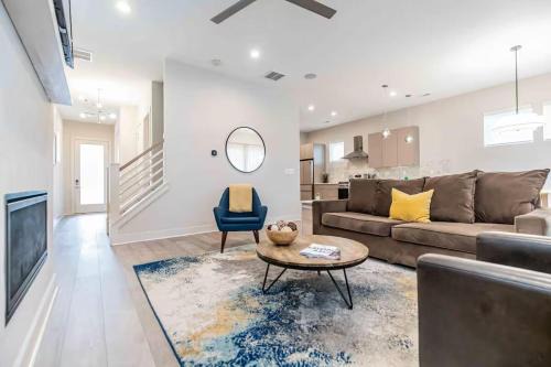 Cozy 3BR Retreat with Patio Prime Charlotte Spot
