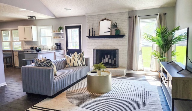 Cozy and gorgeous ranch in Matthews.