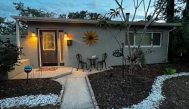 Cozy Bright Home in St. Pete, Florida, Pet Friendly! Home away from home!