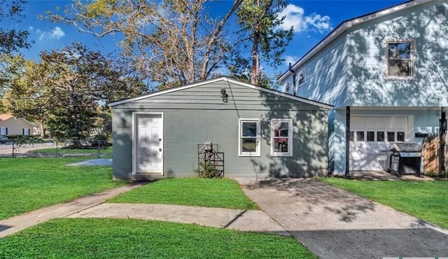 Cozy Carriage House