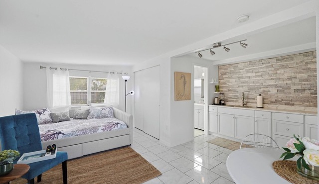 Cozy, Comfortable Studio Apartment in North Port!
