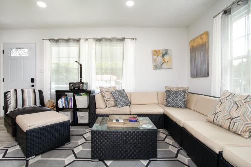 Cozy Corner Spacious Area Outdoor Lounges