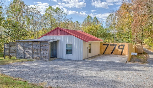 Cozy Cottage 779