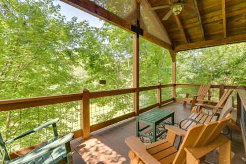Cozy Creekside Cabin w/Fire Pit & Views!