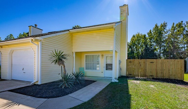 Cozy duplex. 30 minutes to beach or New Bern/5 minutes from MCAS Cherry Point.