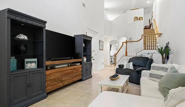Cozy Home by the Sea - 2 Bdrm/2.5 Bath/2 Car Garage