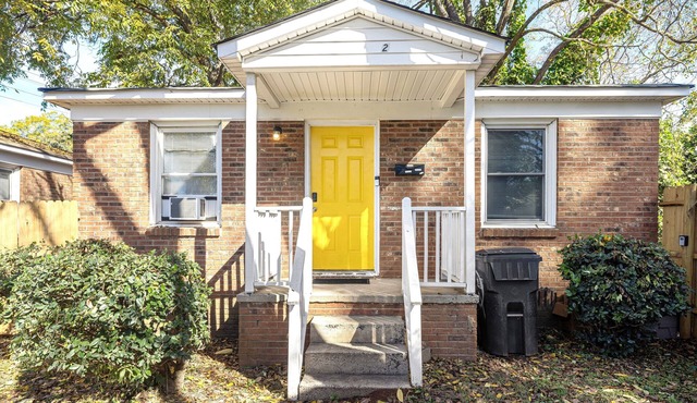 Cozy Retreat near Uptown with Hot Tub