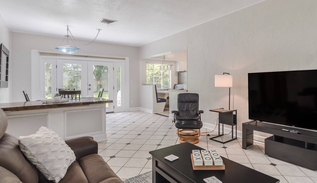 Cozy Retreat + Pet Friendly + 8 minutes to Park Ave - Downtown Winter Park