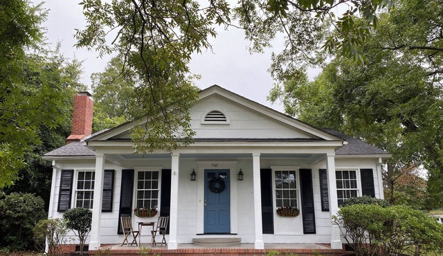 Cozy two bedroom home within walking distance of downtown