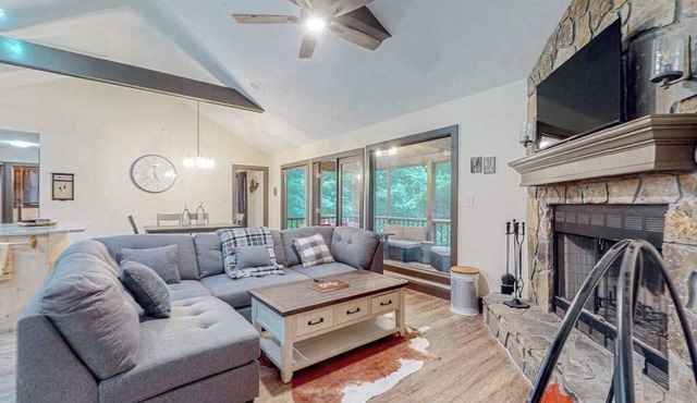 Creekside Getaway Now