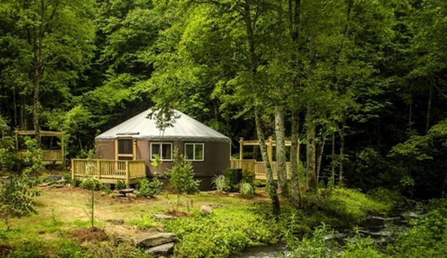 Creekside Secluded Yurt with Jacuzzi in Topton, North Carolina