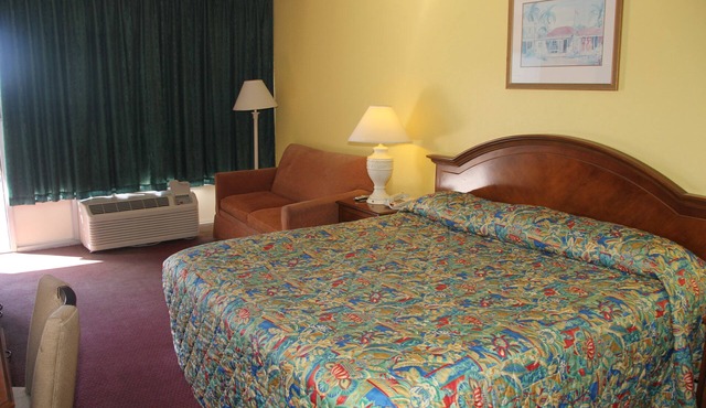 Cruise Port Inn