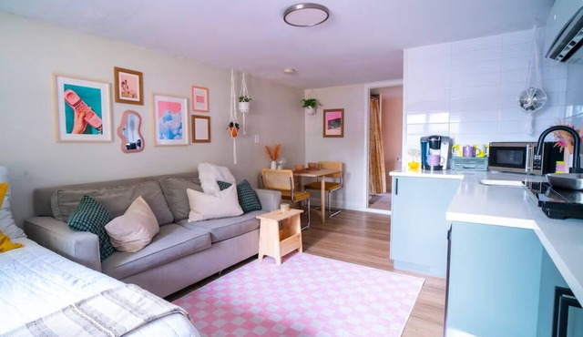 Cute & Cozy Guest Suite in Orlando near Disney, Universal, Downtown, and Airport