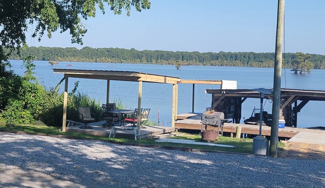 Dave shallow lake lodge at reelfoot lake 2 story cabin 14 lakefront property
