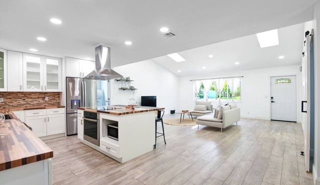 Delray Beach Bliss Spacious Retreat house +Hot Tub