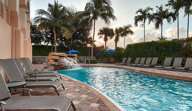 Designed for Memorable Getaways! 2 Units, Outdoor Swimming Pool, Free Parking!