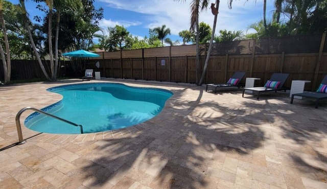 Designer 3 BR Home Heated Pool 3 mi. from the Beach & Downtown Private Backyard